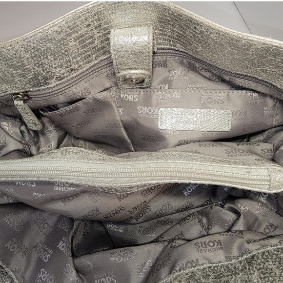 Michael Kors Embossed Metallic Hamilton - Picture 9 of 12